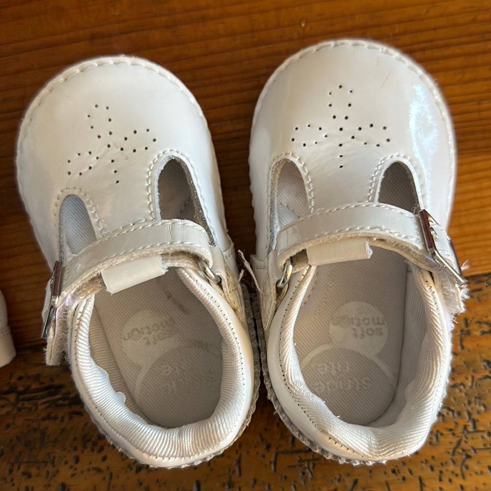 Stride rite white dress shoes